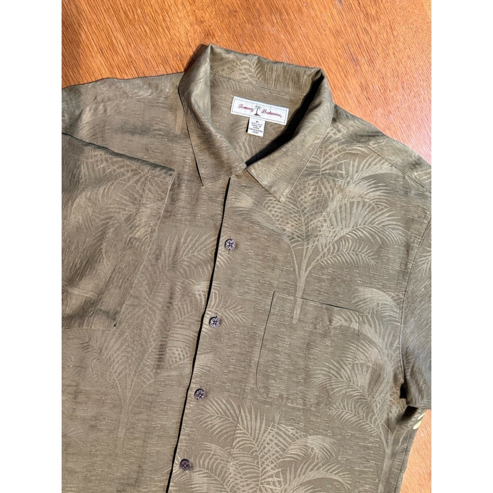 Tommy Bahama Silk Shirt M Olive Palm Tree Back Graphic Hawaiian Camp - Picture 2 of 9